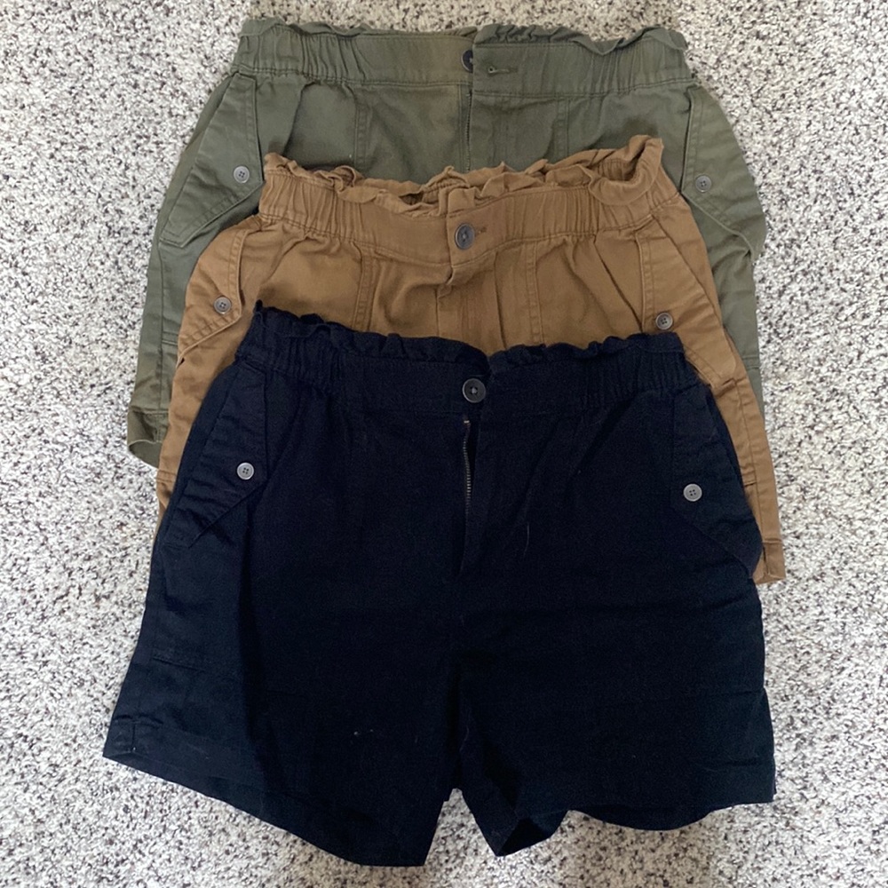 *3 pairs* Old Navy, paper bag shorts. Size small.